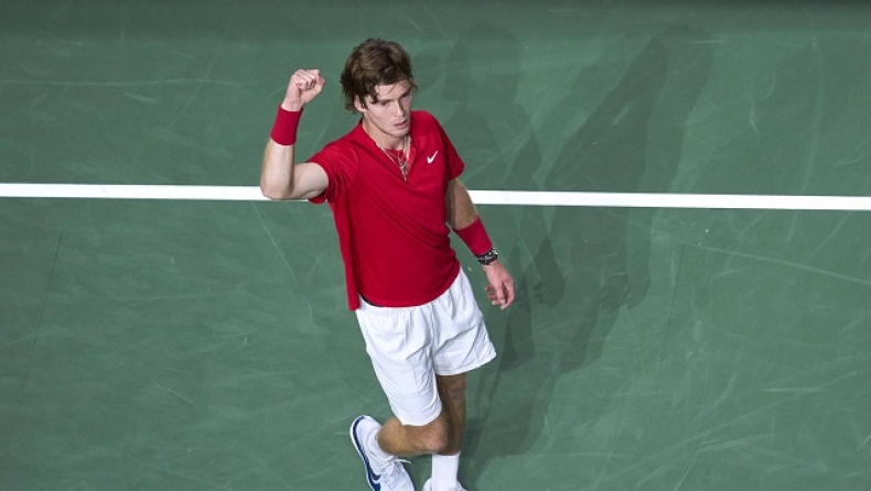 Ρούμπλεφ: Ξεμπέρδεψε με τον Μαναρινό και πέρασε στα ημιτελικά