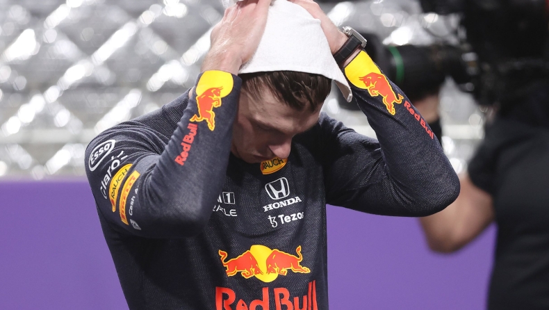 Απογοητευμένος από το λάθος του ο Φερστάπεν (vid)