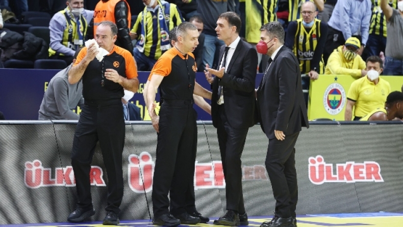 Φενέρ - Ολυμπιακός: Αποβλήθηκε ο Μπαρτζώκας με δύο σερί τεχνικές ποινές