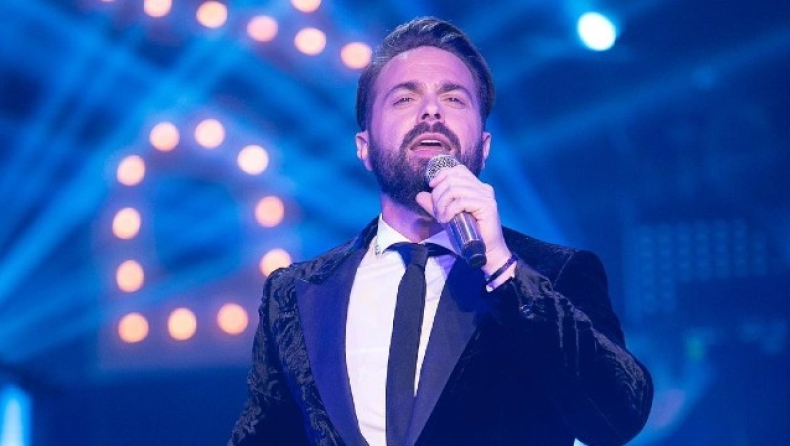 Ηλίας Βρεττός: Κυκλοφορεί το νέο του hit single «Καλά Πήγε Αυτό»