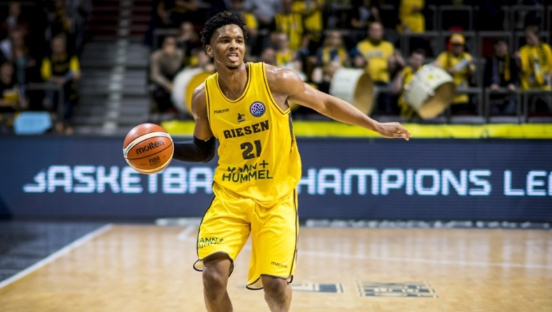 Μπουλς: Αποκτούν τον Μάλκολμ Χιλ με 10ήμερο συμβόλαιο (vid)