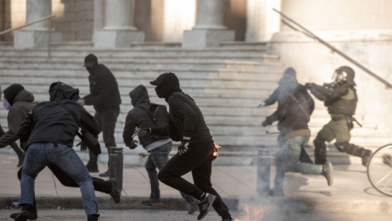 Θεσσαλονίκη: Συλλήψεις για τα επεισόδια στο κέντρο της πόλης, για κακούργημα μία 26χρονη 