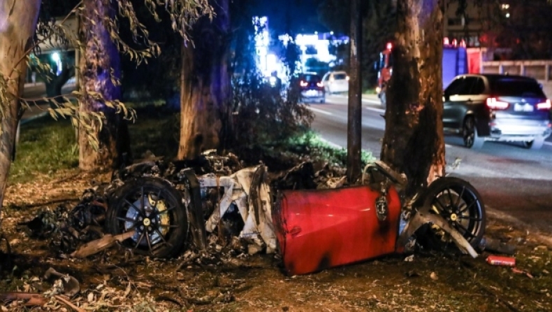 Σοβαρό τροχαίο στη Βούλα: Ferrari τυλίχθηκε στις φλόγες, νεκρός ο οδηγός (vid)