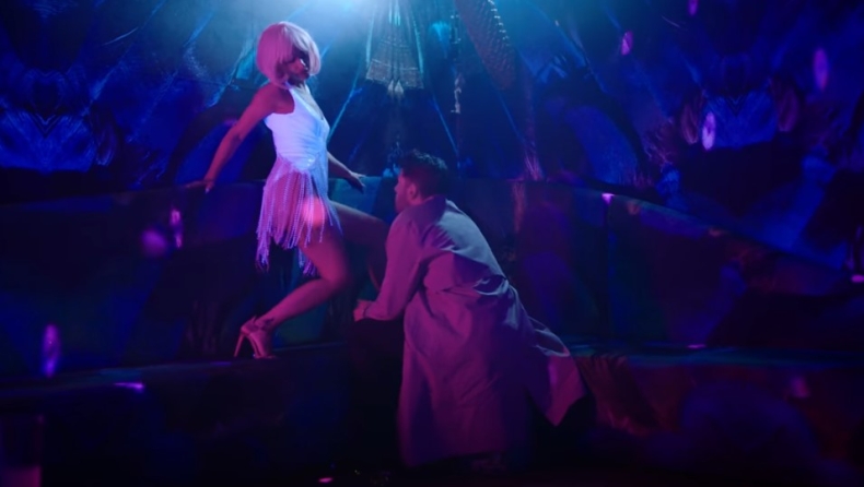 Στο νέο video clip του Αργυρού η Φουρέιρα του κάνει lap dance (vid)