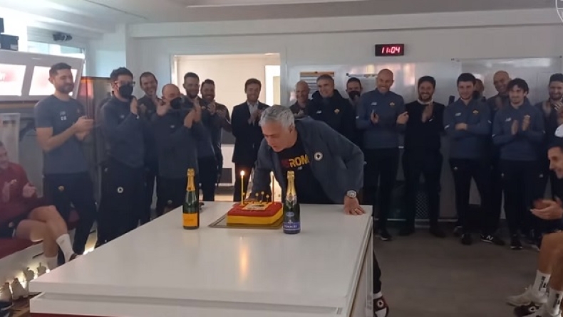 Μουρίνιο: Έκοψε τούρτα για τα γενέθλιά του και έδωσε το πρώτο κομμάτι στον capitano Πελεγκρίνι (vid)