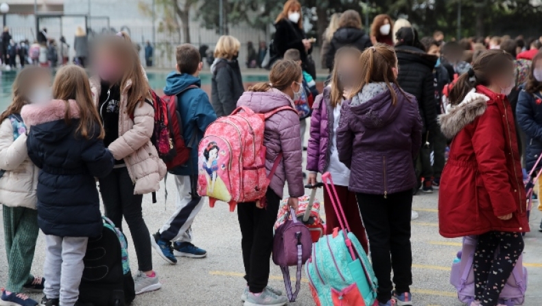 Επιστρέφουν χωρίς self test στα θρανία οι μαθητές (vid)