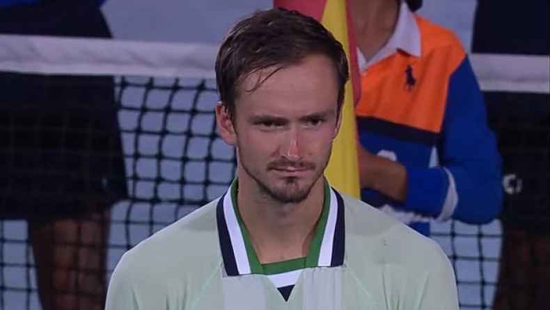 Μεντβέντεφ: «Ελπίζω οι κυρώσεις να είναι κάτι το προσωρινό»