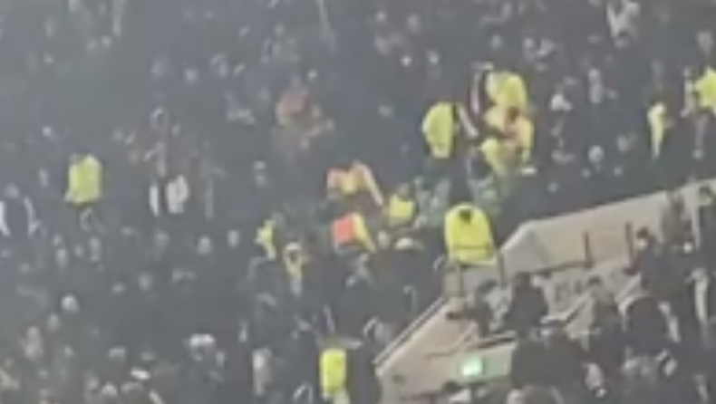 Τότεναμ - Τσέλσι: Oπαδός χρειάστηκε ιατρική βοήθεια στις εξέδρες και το ντέρμπι διακόπηκε (vid)