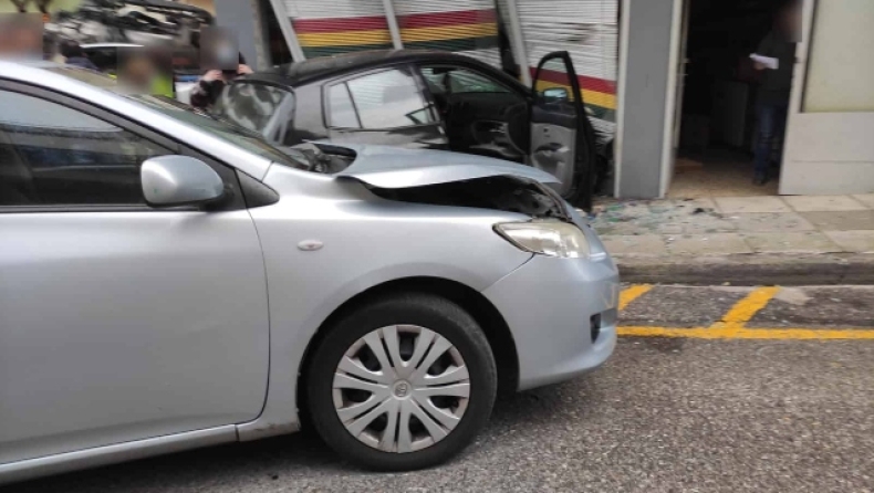 Παναιτωλικός: Tροχαίο για ποδοσφαιριστή της ομάδας, το αυτοκίνητο που οδηγούσε μπήκε μέσα σε κατάστημα