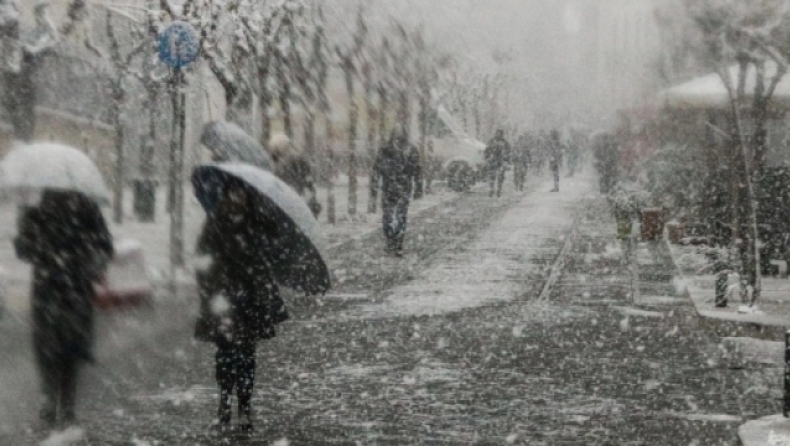 Έκτακτο δελτίο επιδείνωσης του καιρού: Καταιγίδες, χιόνια και θυελλώδεις άνεμοι (vid)
