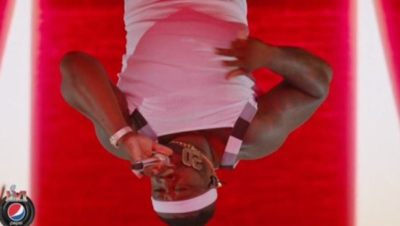 50 Cent: Εκανε special εμφάνιση και τραγούδησε ανάποδα στο σόου του Super Bowl (vid)