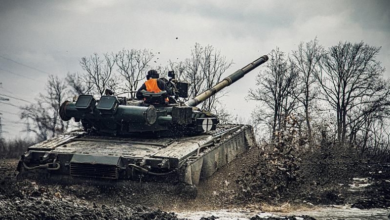 Ο τρόμος της πολεμικής σύρραξης Ρωσίας-Ουκρανίας μεγαλώνει: «Δεν φοβάμαι», λέει ο Πούτιν (vid)
