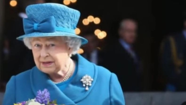 Η βασίλισσα Ελισάβετ δήλωσε «αποφασισμένη να υπηρετήσει» τους Βρετανούς