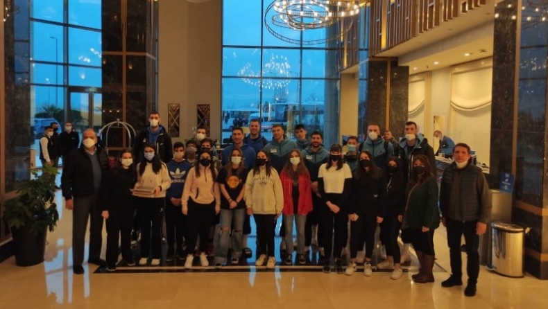 Εθνική Ελλάδας: Έλληνες μαθητές της Κωνσταντινούπολης στο πλευρό της ομάδας