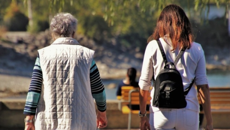 Έρευνα: Οι «στροφές» του μυαλού παραμένουν γρήγορες έως τα 60, μετά γίνονται πιο αργές