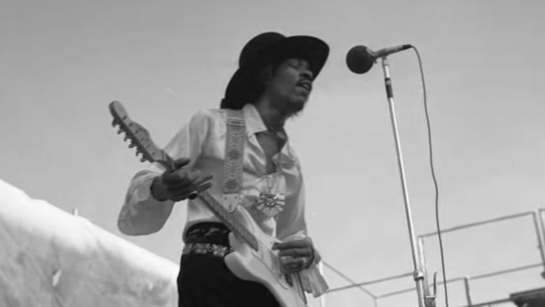 Σκισμένη σελίδα με χειρόγραφους στίχους του Jimi Hendrix ενώθηκε μετά από 55 χρόνια (vid)
