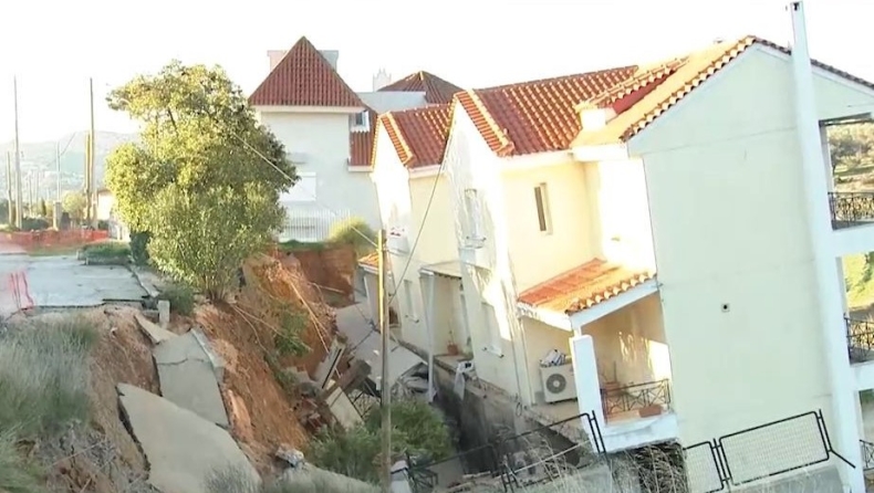 Σπίτι στο Νέο Βουτζά έπεσε 3 μέτρα χαμηλότερα λόγω καθίζησης (vid)