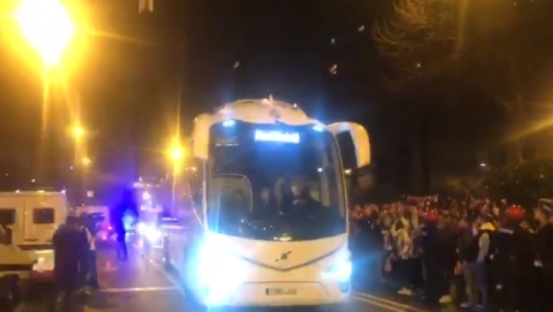 Μπιλμπάο - Ρεάλ: Οπαδοί πέταξαν αντικείμενα και έσπασαν τα τζάμια του πούλμαν των Μαδριλένων (vid)