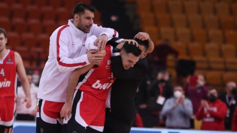 Ολυμπιακός για Σλούκα: «Θα σας μάθει συρτάκι» (vid)