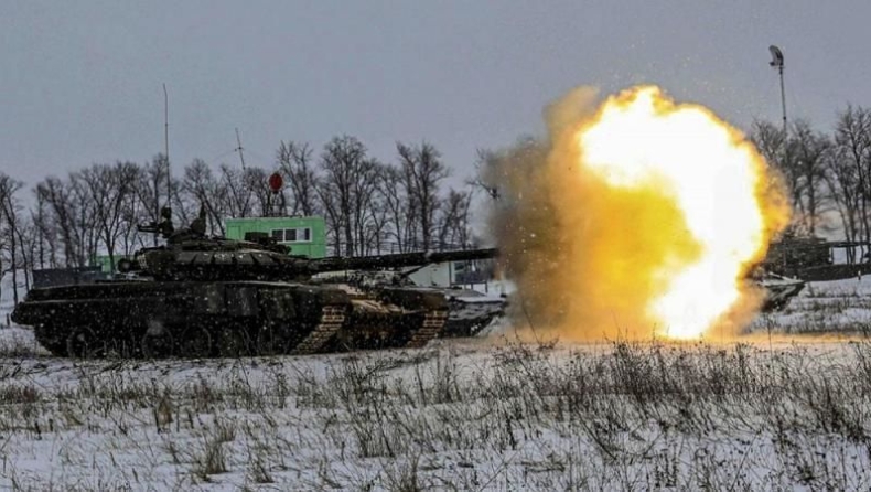Μπλόφα ή πολεμική σύρραξη; Η Ρωσία έχει περικυκλώσει την Ουκρανία και ο πλανήτης αγωνιά (vid)