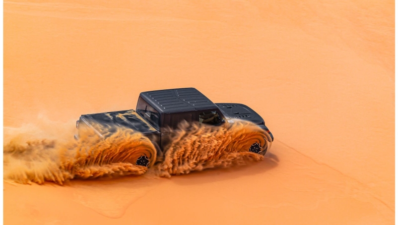 Ένα Jeep Gladiator κατακτά τις πιο αντίξoες ερήμους 