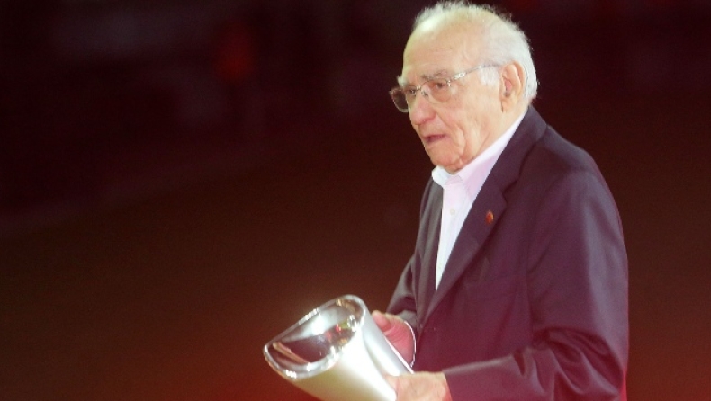 Ο 96χρονος Γιώργος Δαρίβας στο Gazzetta για τα 97 χρόνια του Ολυμπιακού: «Τότε είχαμε το 20% των φιλάθλων, τώρα το 60%!»