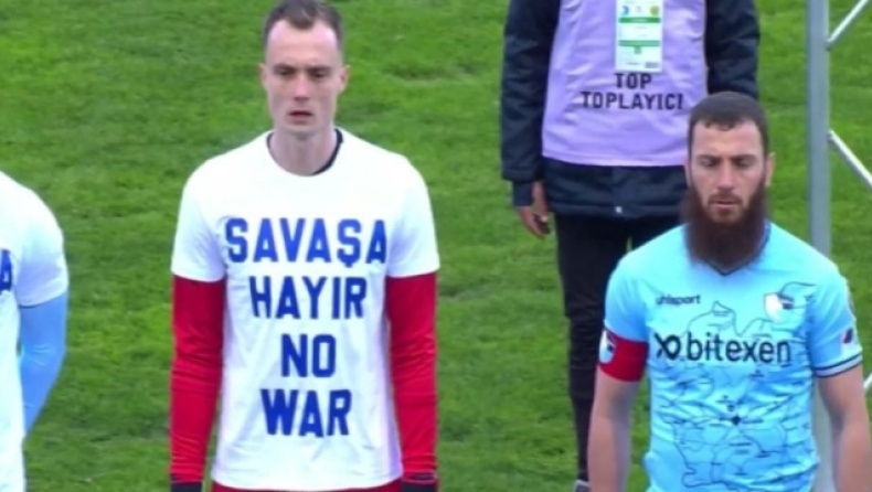 Πόλεμος στην Ουκρανία: Τούρκος ποδοσφαιριστής αρνήθηκε να φορέσει μπλουζάκι ως ένδειξη συμπαράστασης στους Ουκρανούς (vid)
