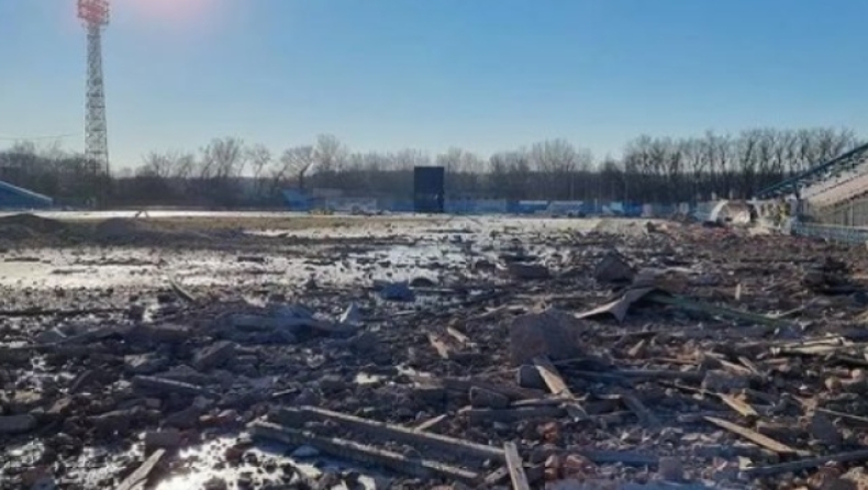 Πόλεμος στην Ουκρανία: Oι Ρώσοι βομβάρδισαν το γήπεδο της Ντέσνα