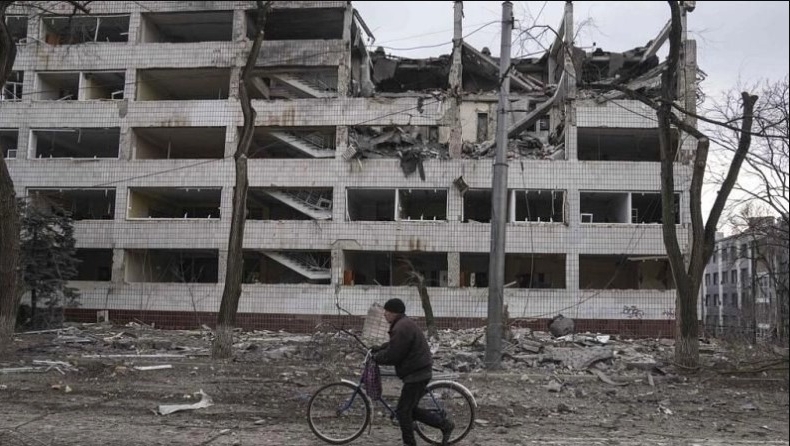 Πόλεμος στην Ουκρανία: Αναβάλλεται για τη Δευτέρα (2/5) η απομάκρυνση αμάχων από άλλα μέρη της Μαριούπολης