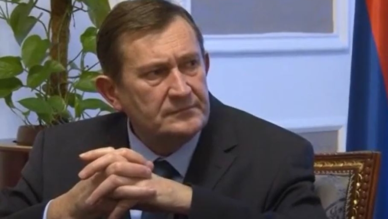Βόσνιος υπουργός πήγε για γεύμα και ξέχασε το τσαντάκι του με 20.000 ευρώ