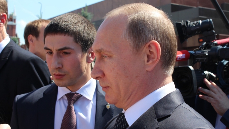 F.P.S: Οι σωματοφύλακες που προστατεύουν τον Πούτιν από απόπειρα δολοφονίας (vid)