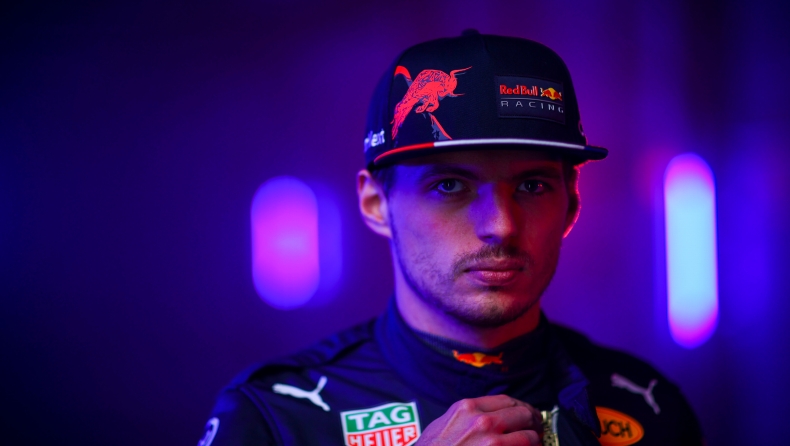 Formula 1: O Φερστάπεν ανανέωσε με τη Red Bull έως το 2028 (vid)