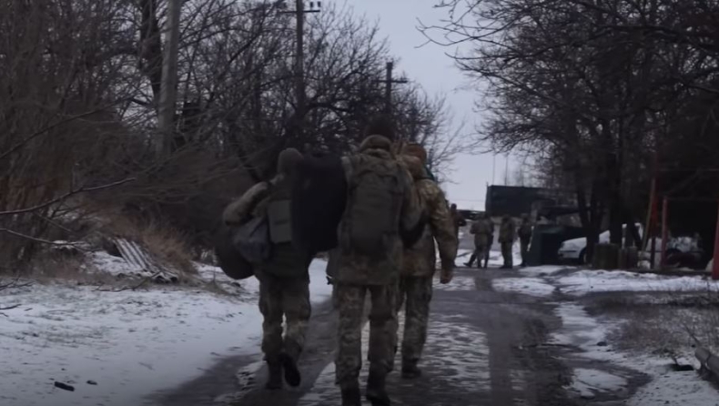 Πόλεμος στην Ουκρανία: Εκατοντάδες πτώματα Ρώσων στρατιωτών φυλάσσονται σε τρένα-ψυγεία