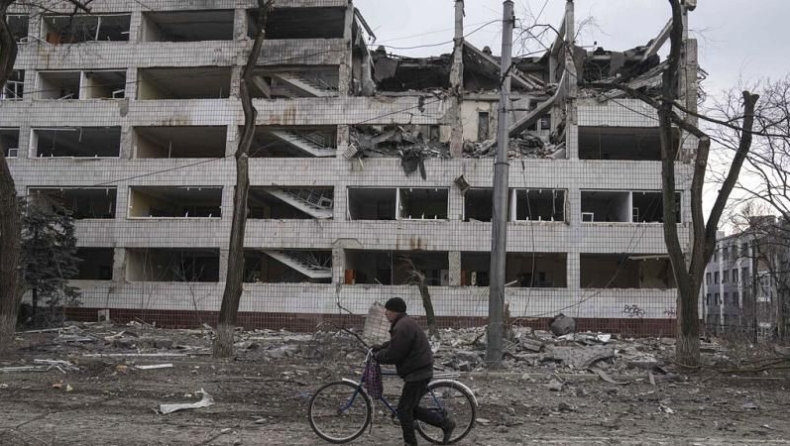 Ουκρανοί ισχυρίζονται πως οι Ρώσοι βομβάρδισαν κλινική: 4 νεκροί