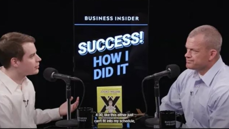 Πρώην «βατραχάνθρωπος» αποκαλύπτει την ώρα που πρέπει να ξυπνάμε (vid)