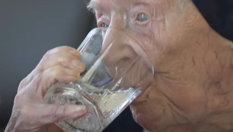 Ο γηραιότερος άνθρωπος στον κόσμο ειναι μια Γαλλίδα μοναχή που έφτασε 118 ετών με σοκολάτα και κρασί (vid)