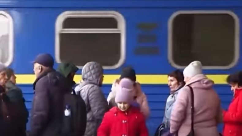 Πόλεμος στην Ουκρανία: «Τσουνάμι» προσφύγων στην Ελλάδα τις τελευταίες ώρες
