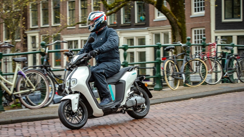 Αποστολή στο Άμστερνταμ: Το gMotion στην παρουσίαση του ηλεκτρικού Yamaha NEO's