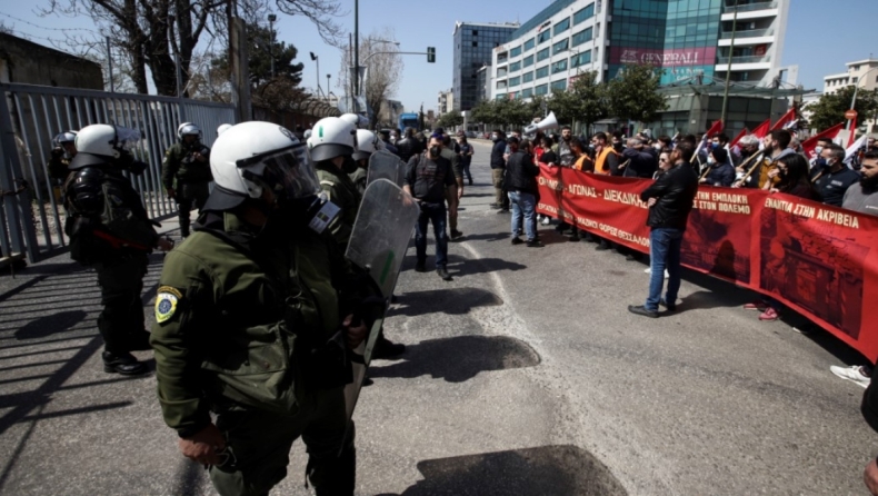 Το ΚΚΕ καταγγέλλει «απρόκλητη επίθεση από την ΕΛ.ΑΣ. και αδικαιολόγητες συλλήψεις 8 διαδηλωτών»