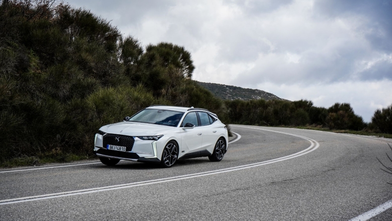 Test drive DS 4 Cross 1.2 Puretech 130 EAT8 Trocadero: Έργο τέχνης