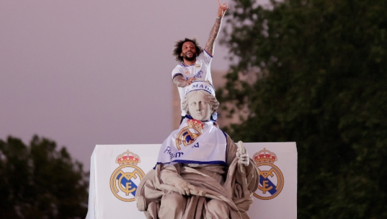 Ρεάλ Μαδρίτης: Οι παίκτες γιόρτασαν την κατάκτηση του πρωταθλήματος στην πλατεία Cibeles (vid)