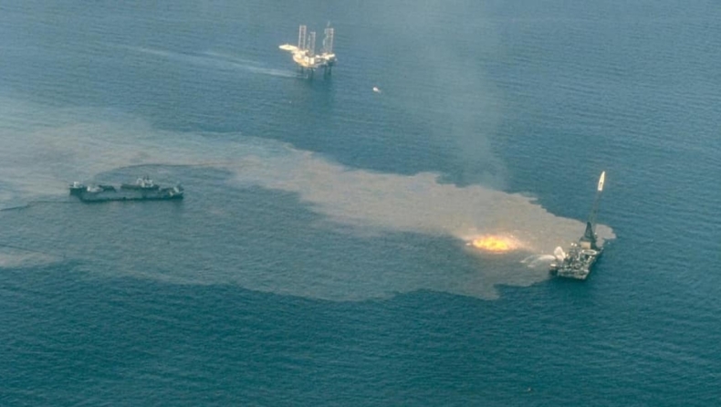 Τυνησία: Δεξαμενόπλοιο βυθίστηκε ανοιχτά της Γκαμπές, κίνδυνος για περιβαλλοντική καταστροφή