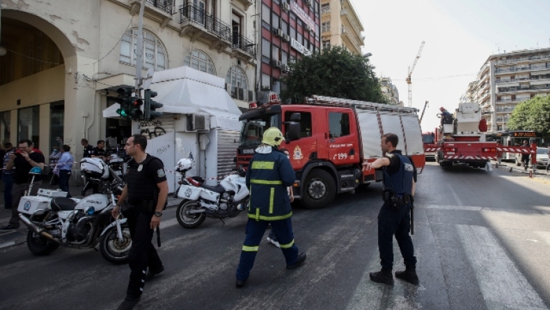 Δύο διασωληνωμένοι από τη φωτιά στη Θεσσαλονίκη (vid)