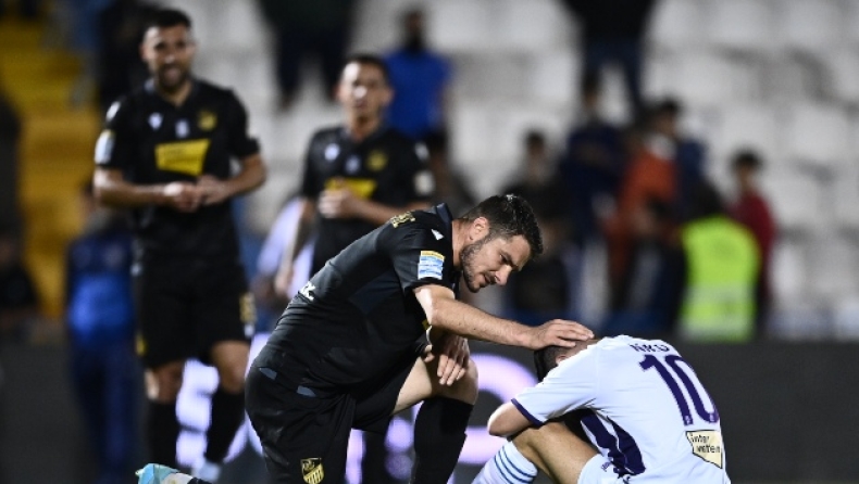 Super League 1: Ο Μαρτίνες ξέσπασε σε κλάματα για τον υποβιβασμό του Απόλλωνα, τον παρηγόρησαν οι παίκτες της Λαμίας 