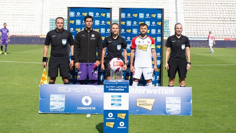 Βόλος - ΟΦΗ: Γράφει ιστορία η Ελένη Αντωνίου, πρώτη Ελληνίδα διαιτητής σε ματς Α' Εθνικής (vids)