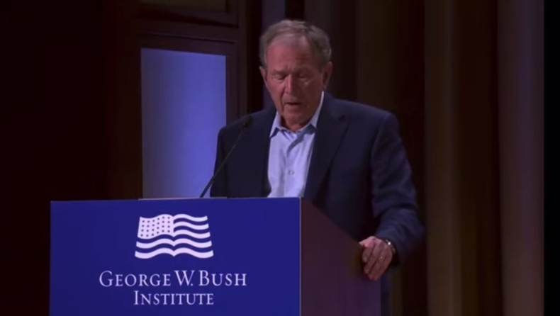 Μυθική γκάφα του Μπους: Καταδίκασε την βάναυση εισβολή στο Ιράκ! (vid)