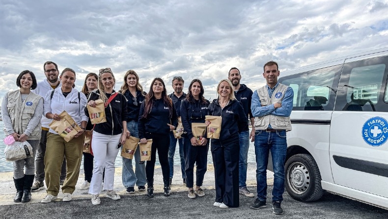 Η ομάδα εθελοντών της bwin μοίρασε φαγητό στους αστέγους στο λιμάνι του Πειραιά 