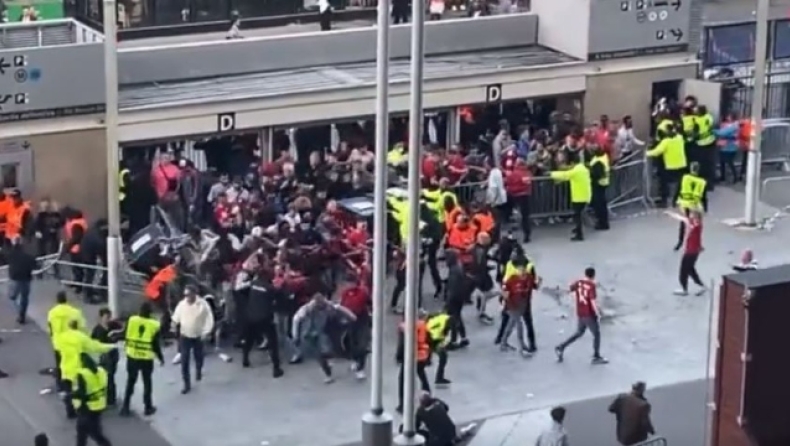 Λίβερπουλ - Ρεάλ Μαδρίτης: Η στιγμή που οι οπαδοί της Λίβερπουλ σπάνε τα τουρνικέ και εισβάλουν στο Σταντ Ντε Φρανς (vid)