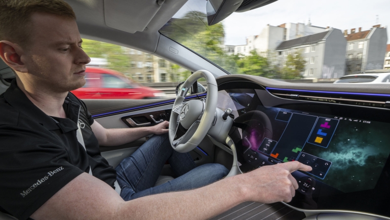 Mercedes-Benz: Πρεμιέρα για την αυτόνομη οδήγηση επιπέδου 3