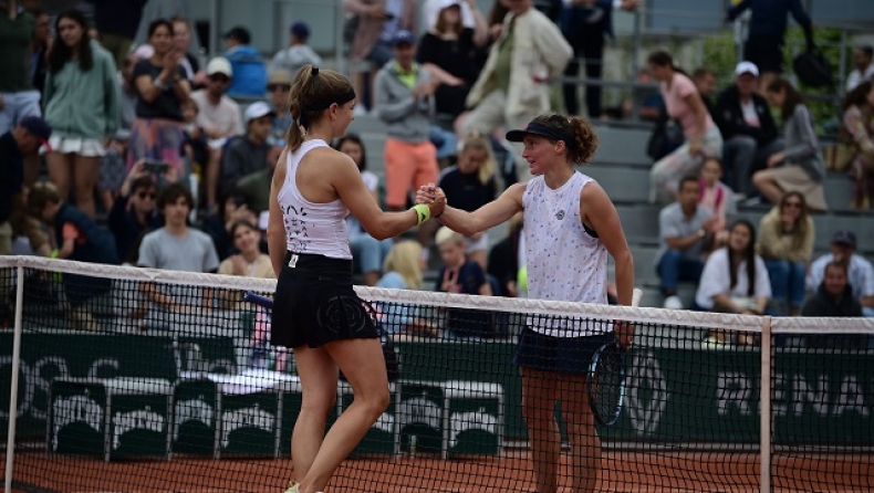 Roland Garros: Πέρασε η Μούτσοβα και περιμένει την Σάκκαρη